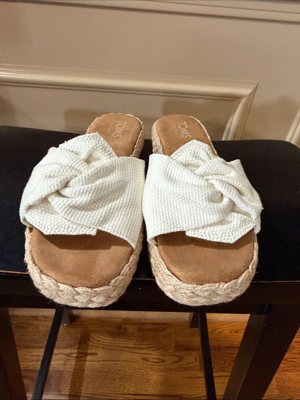 TOMS Women’s White Knot Espadrille Slide Sandals Size 8